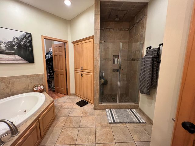 13904 Shoreside Court, Savage, MN 55378