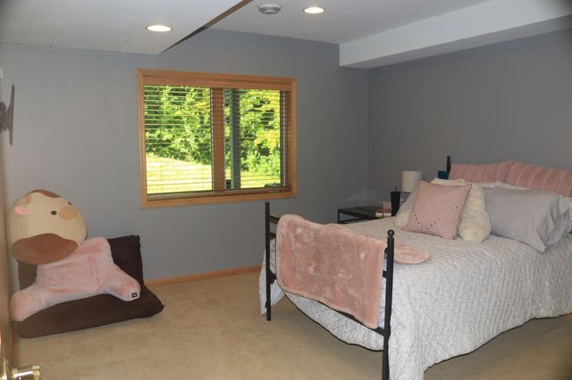 13904 Shoreside Court, Savage, MN 55378