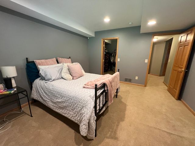 13904 Shoreside Court, Savage, MN 55378