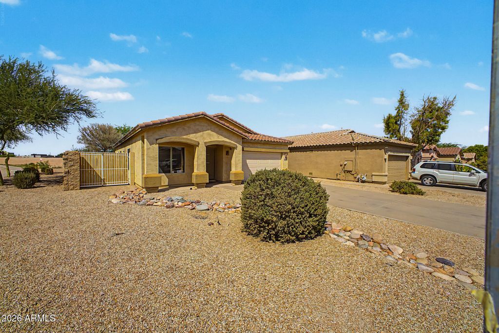 30381 N DESERT WILLOW Boulevard, San Tan Valley, AZ 85143 — photo 2