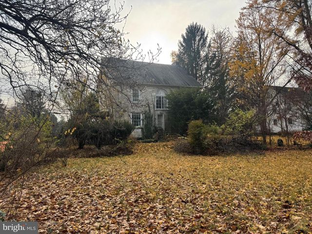 560 E BALTIMORE STREET, Greencastle, PA 17225