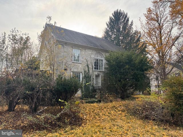 560 E BALTIMORE STREET, Greencastle, PA 17225