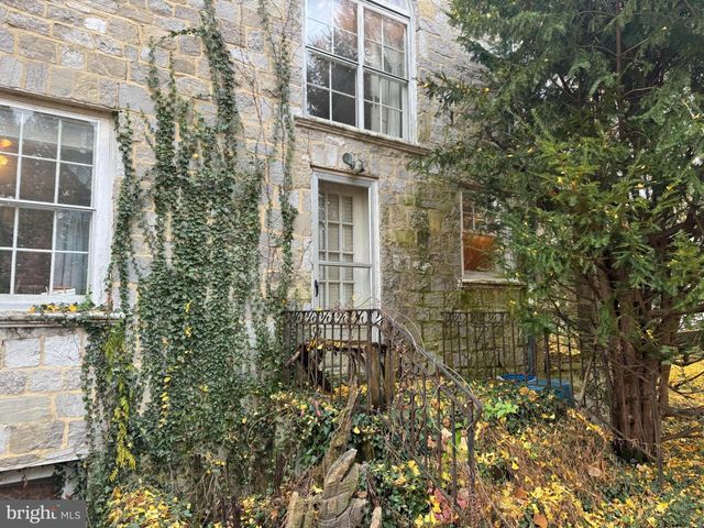 560 E BALTIMORE STREET, Greencastle, PA 17225