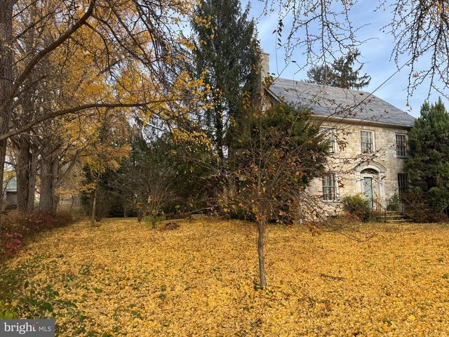 560 E BALTIMORE STREET, Greencastle, PA 17225