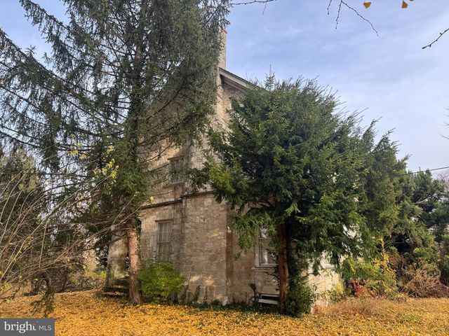 560 E BALTIMORE STREET, Greencastle, PA 17225