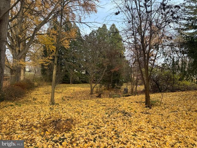 560 E BALTIMORE STREET, Greencastle, PA 17225