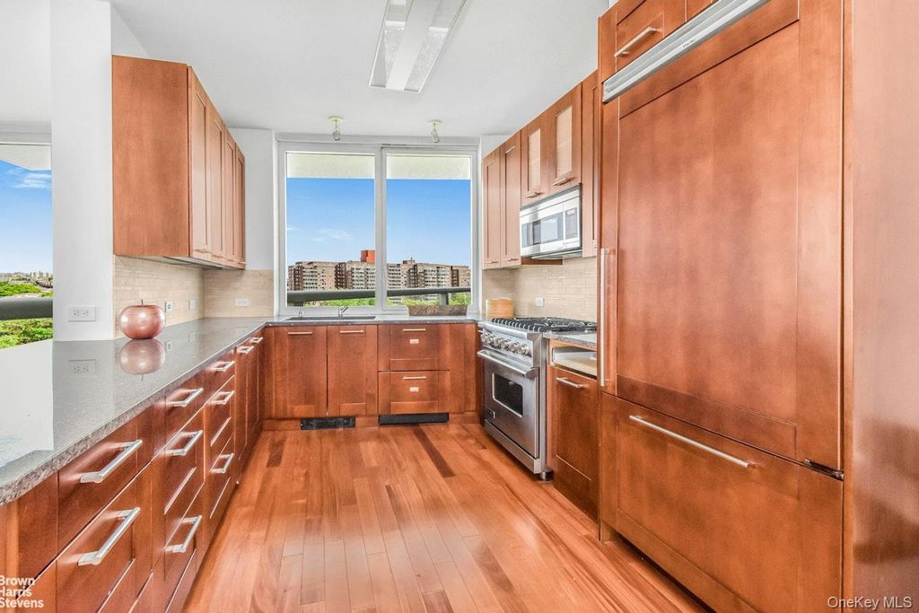 640 W 237th Street 10C, Bronx, NY 10463
