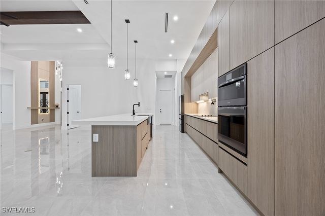 109 NE 5th TER, Cape Coral, FL 33909