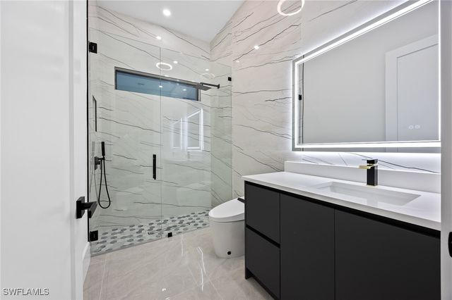 109 NE 5th TER, Cape Coral, FL 33909