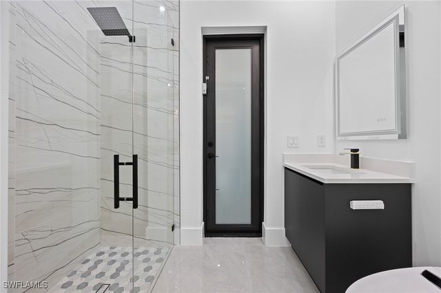 109 NE 5th TER, Cape Coral, FL 33909