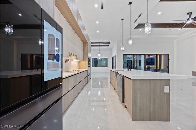 109 NE 5th TER, Cape Coral, FL 33909