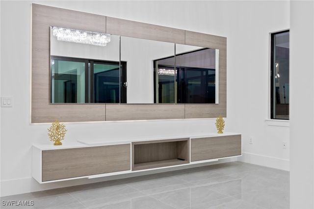 109 NE 5th TER, Cape Coral, FL 33909