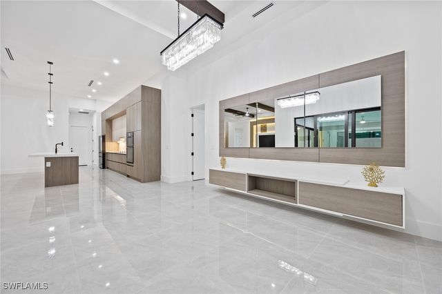 109 NE 5th TER, Cape Coral, FL 33909