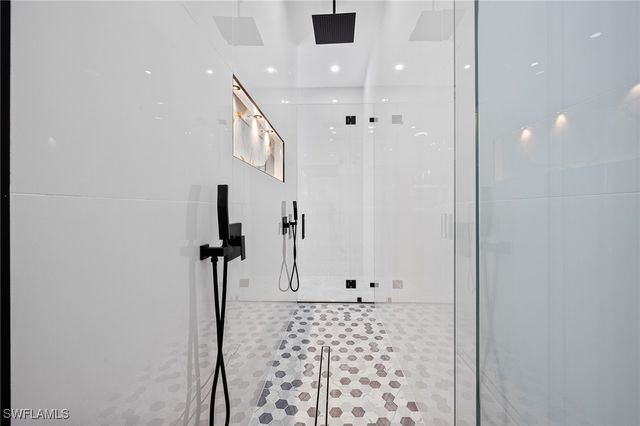 109 NE 5th TER, Cape Coral, FL 33909