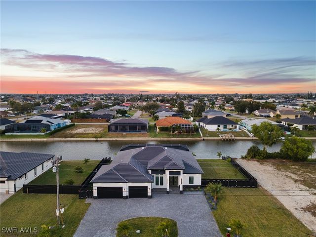 109 NE 5th TER, Cape Coral, FL 33909