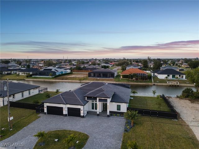 109 NE 5th TER, Cape Coral, FL 33909