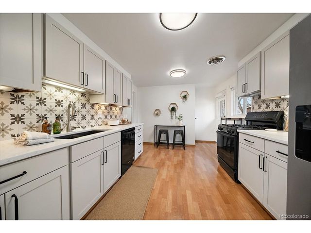 593 E Amherst Pl, Englewood, CO 80113