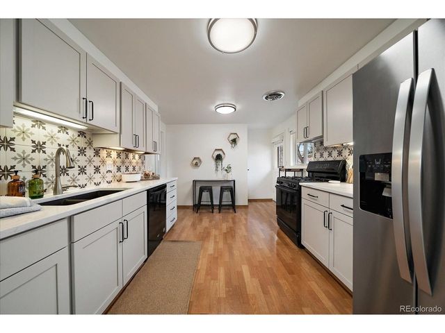 593 E Amherst Pl, Englewood, CO 80113