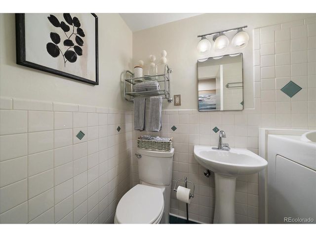 593 E Amherst Pl, Englewood, CO 80113