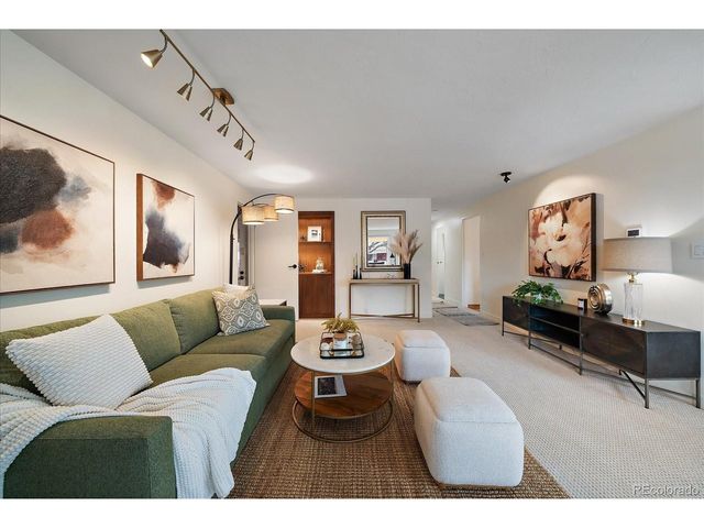 593 E Amherst Pl, Englewood, CO 80113