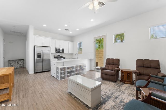 9829 E THISTLE Avenue, Mesa, AZ 85212