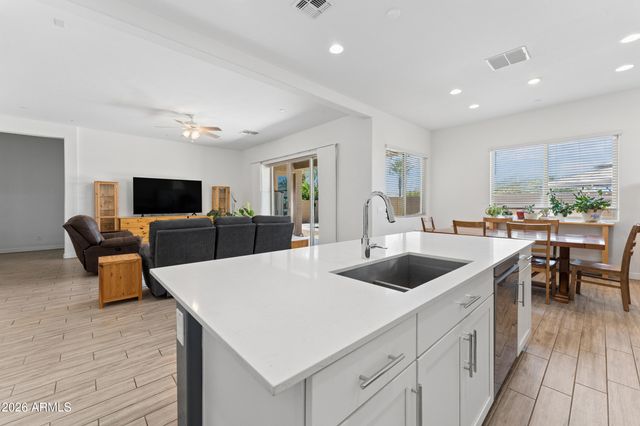 9829 E THISTLE Avenue, Mesa, AZ 85212
