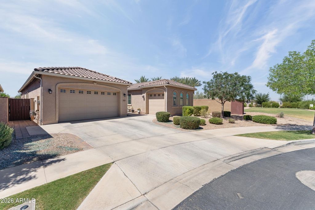 9829 E THISTLE Avenue, Mesa, AZ 85212 — photo 3