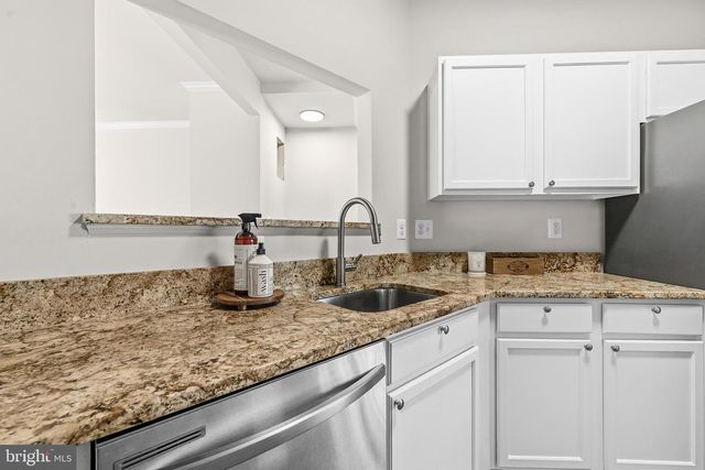 414 GINKGO TER NE, Leesburg, VA 20176