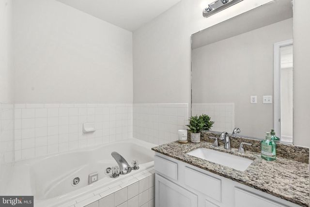 414 GINKGO TER NE, Leesburg, VA 20176