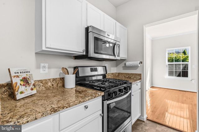 414 GINKGO TER NE, Leesburg, VA 20176