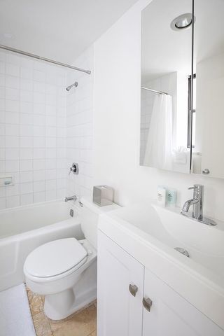 150 W 51st St Apt 1918, New York City, NY 10019