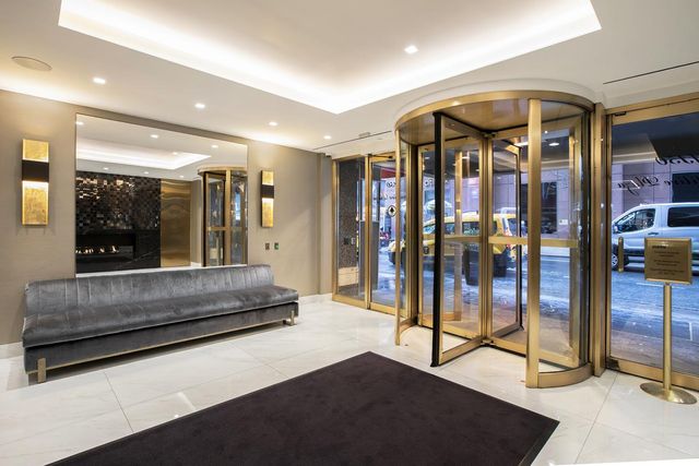 150 W 51st St Apt 1918, New York City, NY 10019