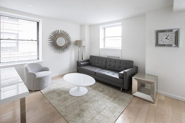 150 W 51st St Apt 1918, New York City, NY 10019