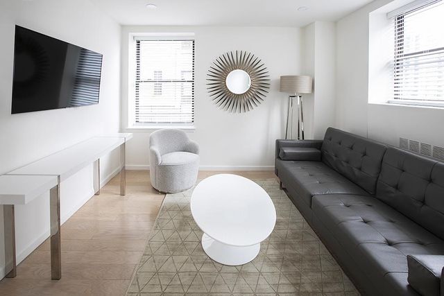 150 W 51st St Apt 1918, New York City, NY 10019