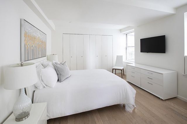 150 W 51st St Apt 1918, New York City, NY 10019