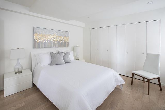 150 W 51st St Apt 1918, New York City, NY 10019