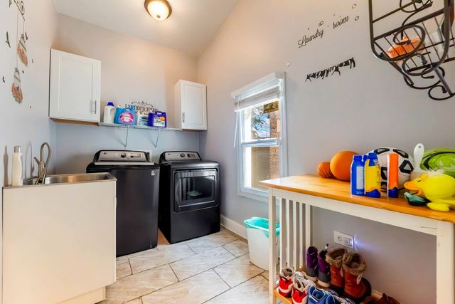 17 N Pine Avenue, Chicago, IL 60644