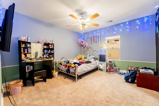 17 N Pine Avenue, Chicago, IL 60644