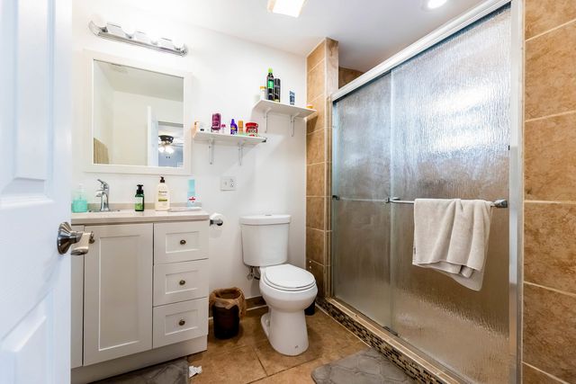 17 N Pine Avenue, Chicago, IL 60644
