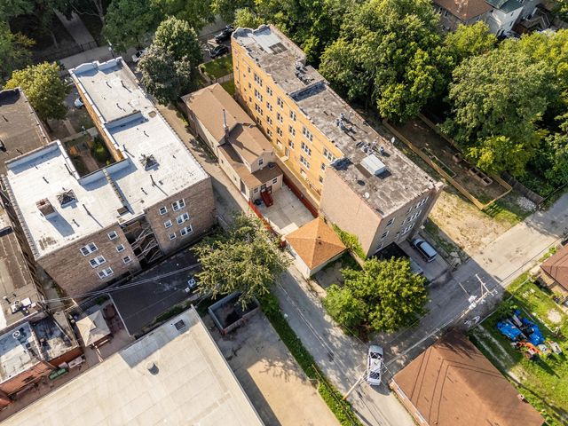 17 N Pine Avenue, Chicago, IL 60644