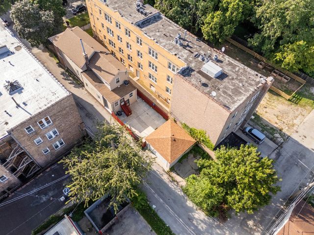 17 N Pine Avenue, Chicago, IL 60644