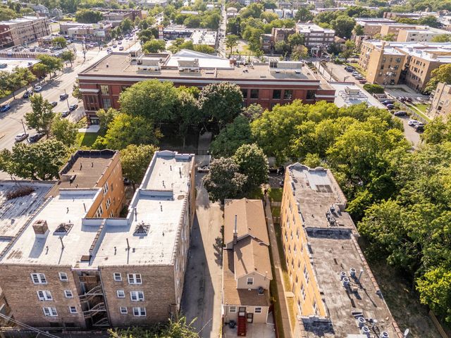 17 N Pine Avenue, Chicago, IL 60644