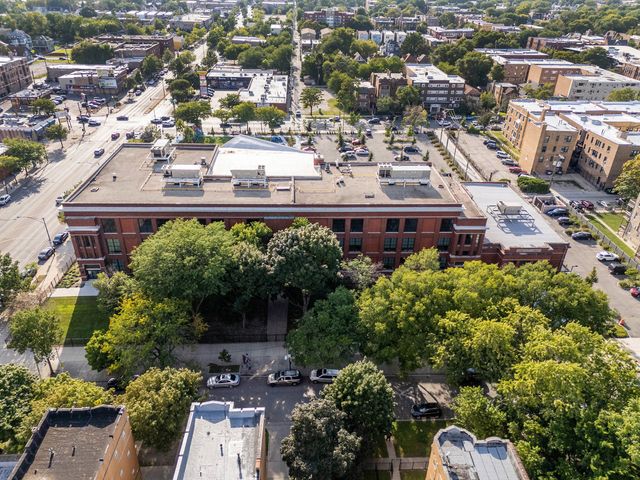 17 N Pine Avenue, Chicago, IL 60644