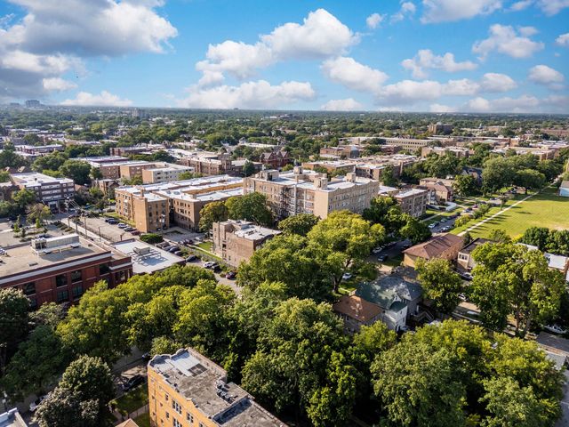 17 N Pine Avenue, Chicago, IL 60644
