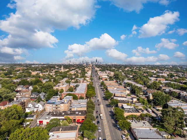 17 N Pine Avenue, Chicago, IL 60644