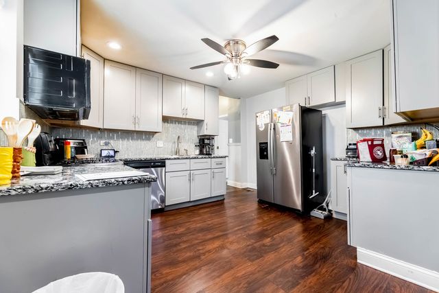 17 N Pine Avenue, Chicago, IL 60644