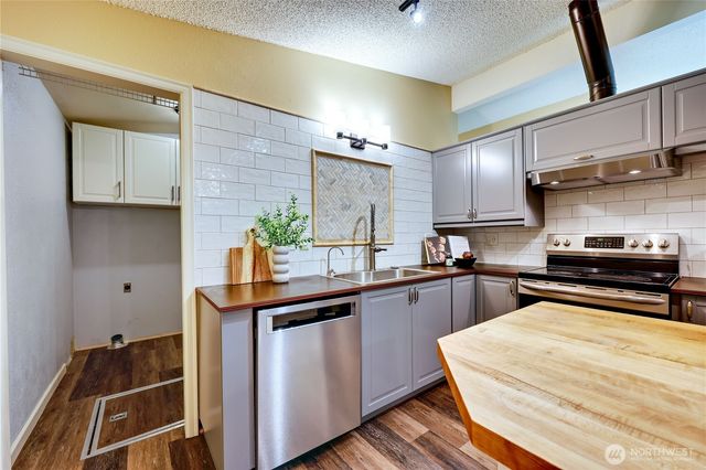 12161 S Keyport Road NE, Poulsbo, WA 98370