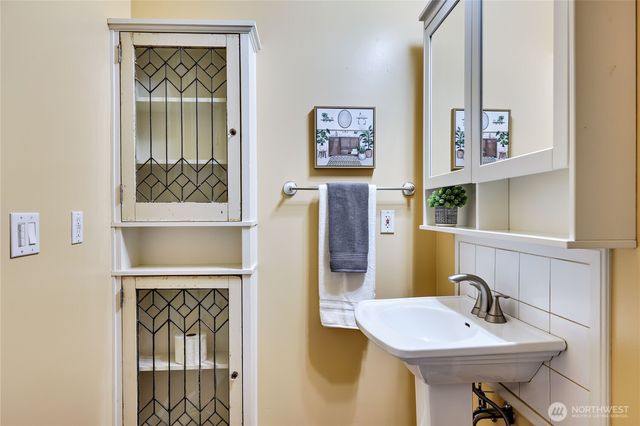 12161 S Keyport Road NE, Poulsbo, WA 98370