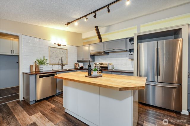 12161 S Keyport Road NE, Poulsbo, WA 98370