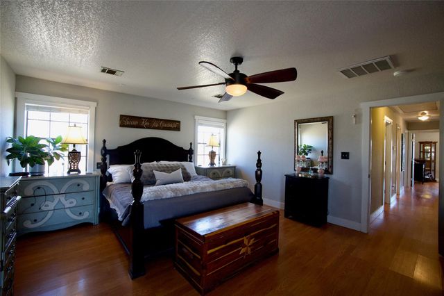 2352 Borchert LOOP, Lockhart, TX 78644